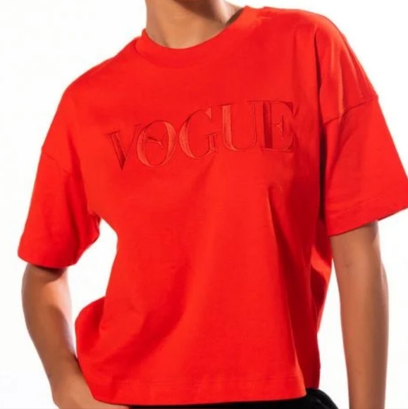 Women's PUMA X VOGUE TEE - Picture 1 of 3